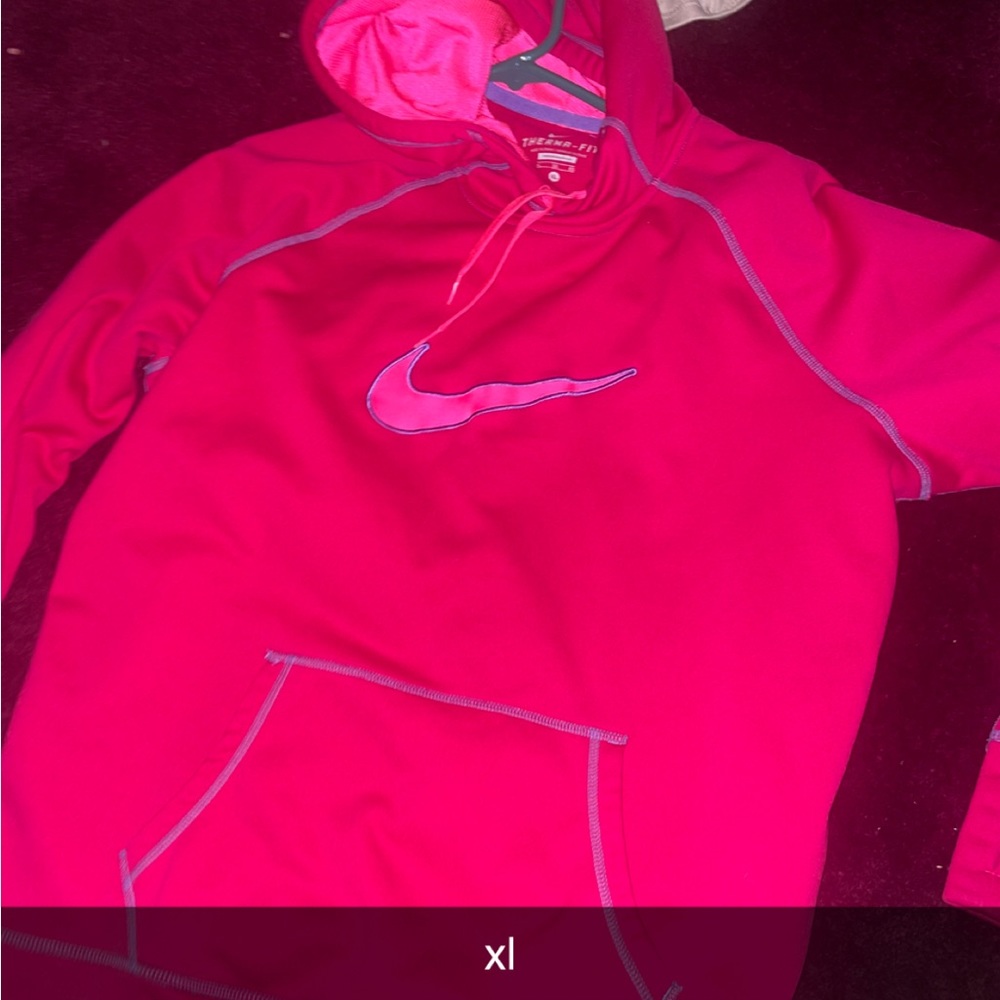 pink nike